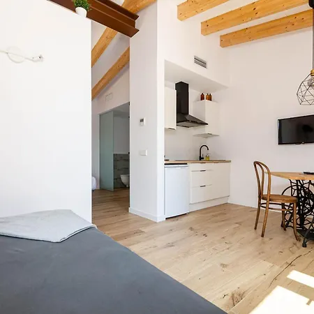 Cal Tio 4, Yourhouse *